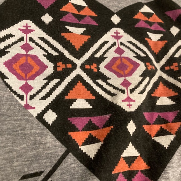 light weight long sleeve with sheer back - Picture 2 of 4